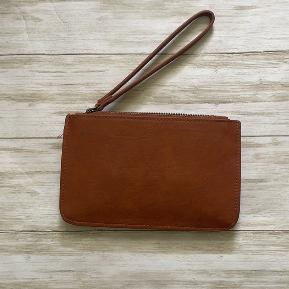 Universal Threads wristlet wallet, front pocket, card slots inside - Picture 2 of 5